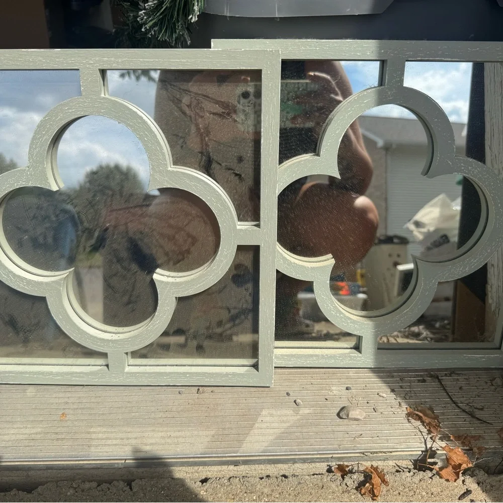 Elegant Gray Wall Mirror Decor